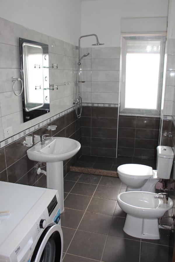 City Center Luxurious Apartment Shkoder Ngoại thất bức ảnh